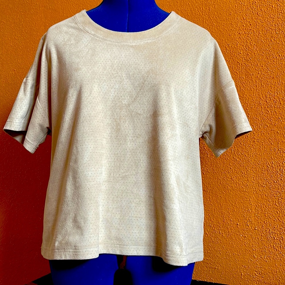 NWOT VAKKO New York Faux Suede Beige Top ✨